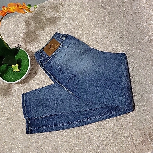 Jean - Picture 3 of 3